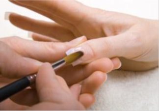 How to Troubleshoot the Most Common Problems with Nail Extensions