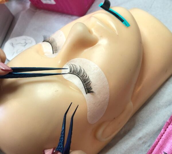 Russian Volume Lash Extensions Course