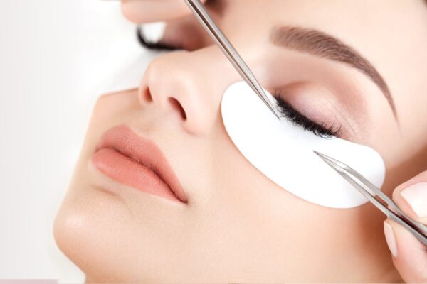 Online Classic Individual Eyelash Extensions Course