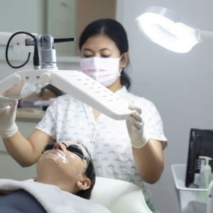 Online LED Light Therapy Facial Course